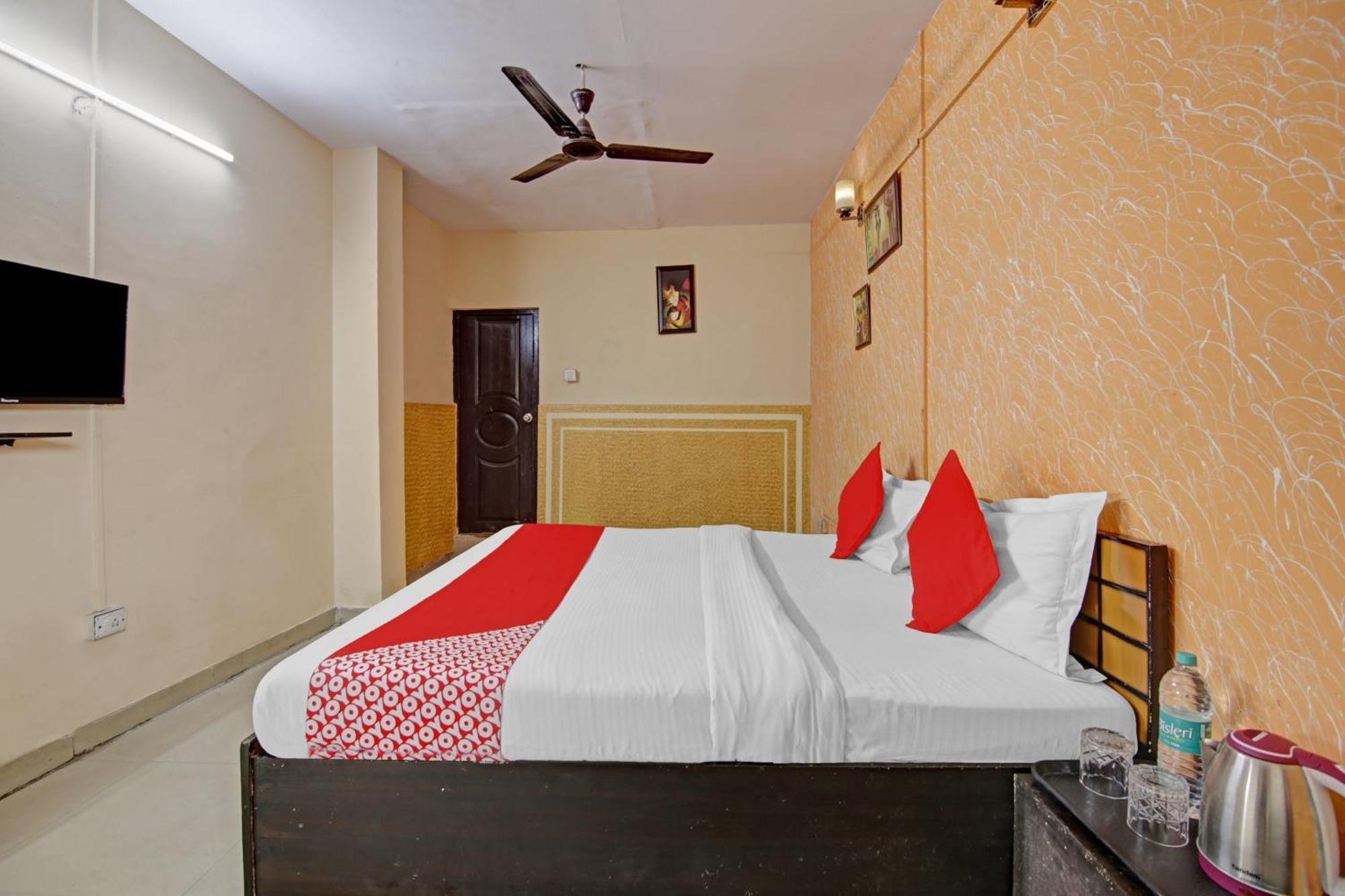 Hotel O Glorious Stayz Noida Exterior foto