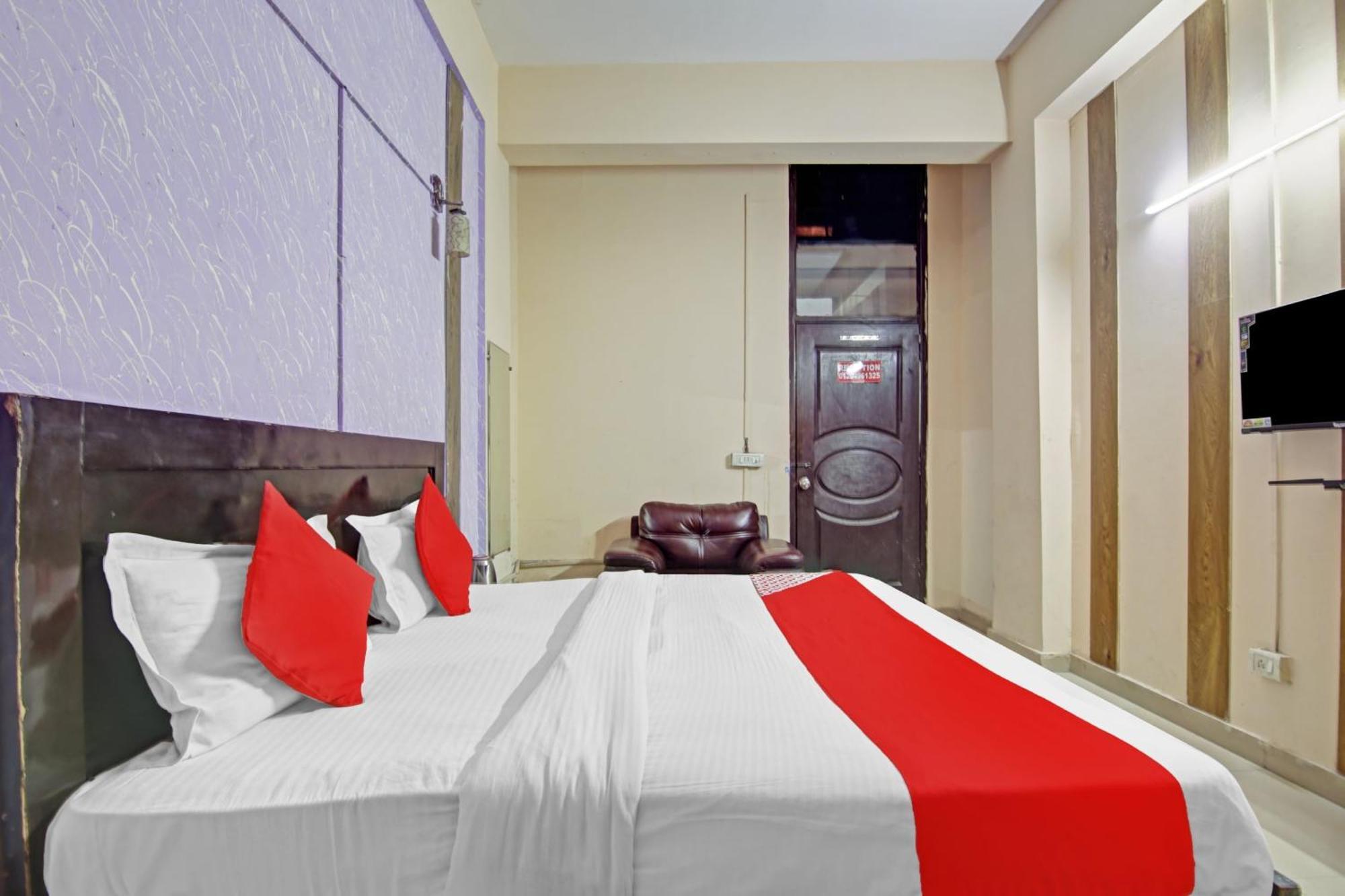 Hotel O Glorious Stayz Noida Exterior foto