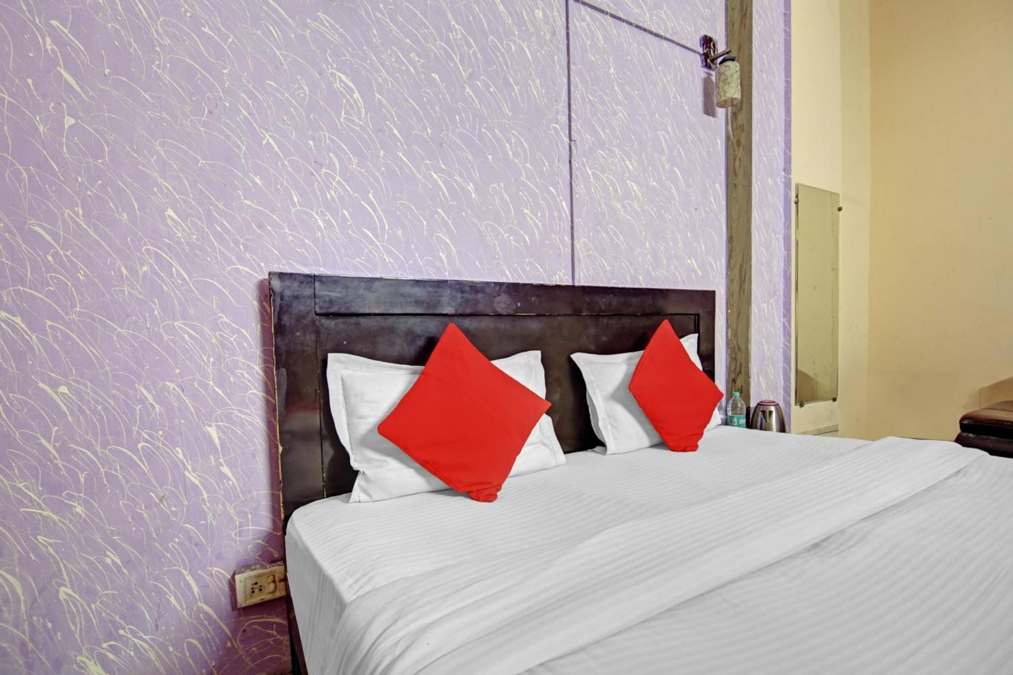 Hotel O Glorious Stayz Noida Exterior foto