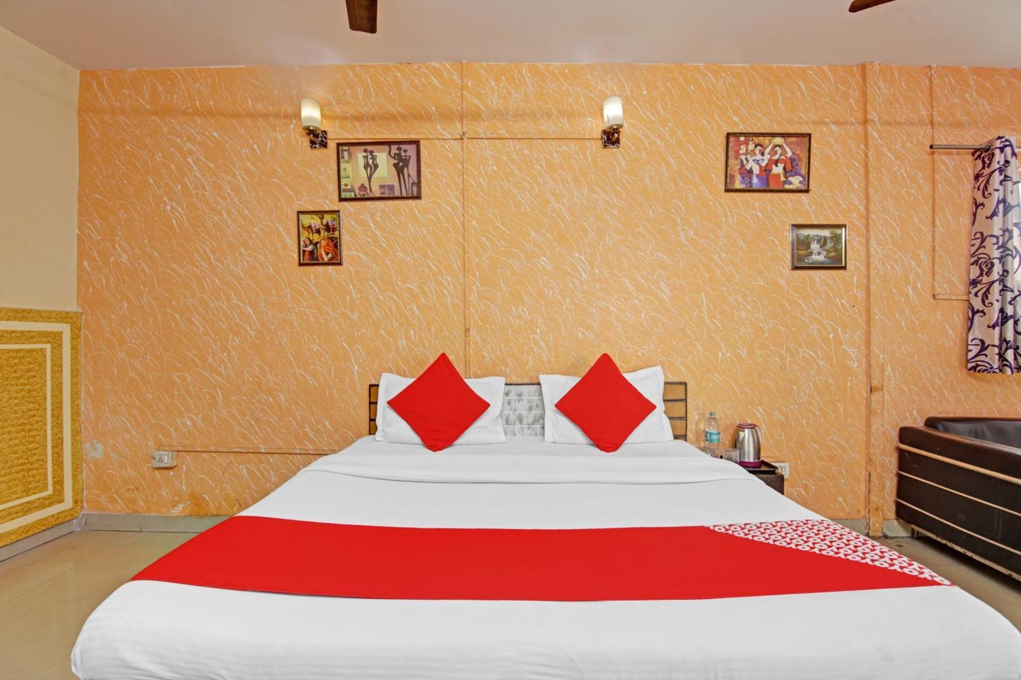 Hotel O Glorious Stayz Noida Exterior foto