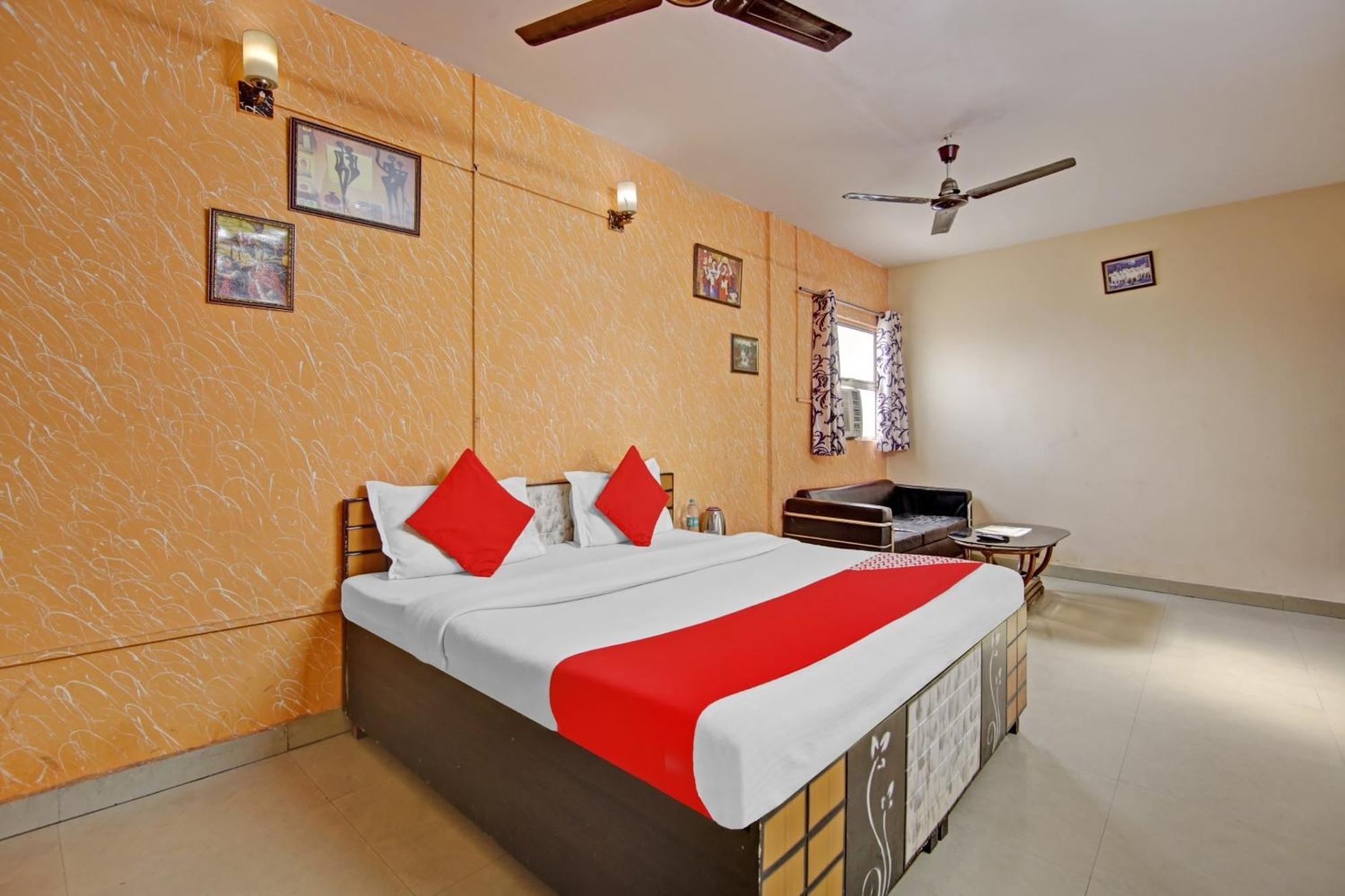 Hotel O Glorious Stayz Noida Exterior foto