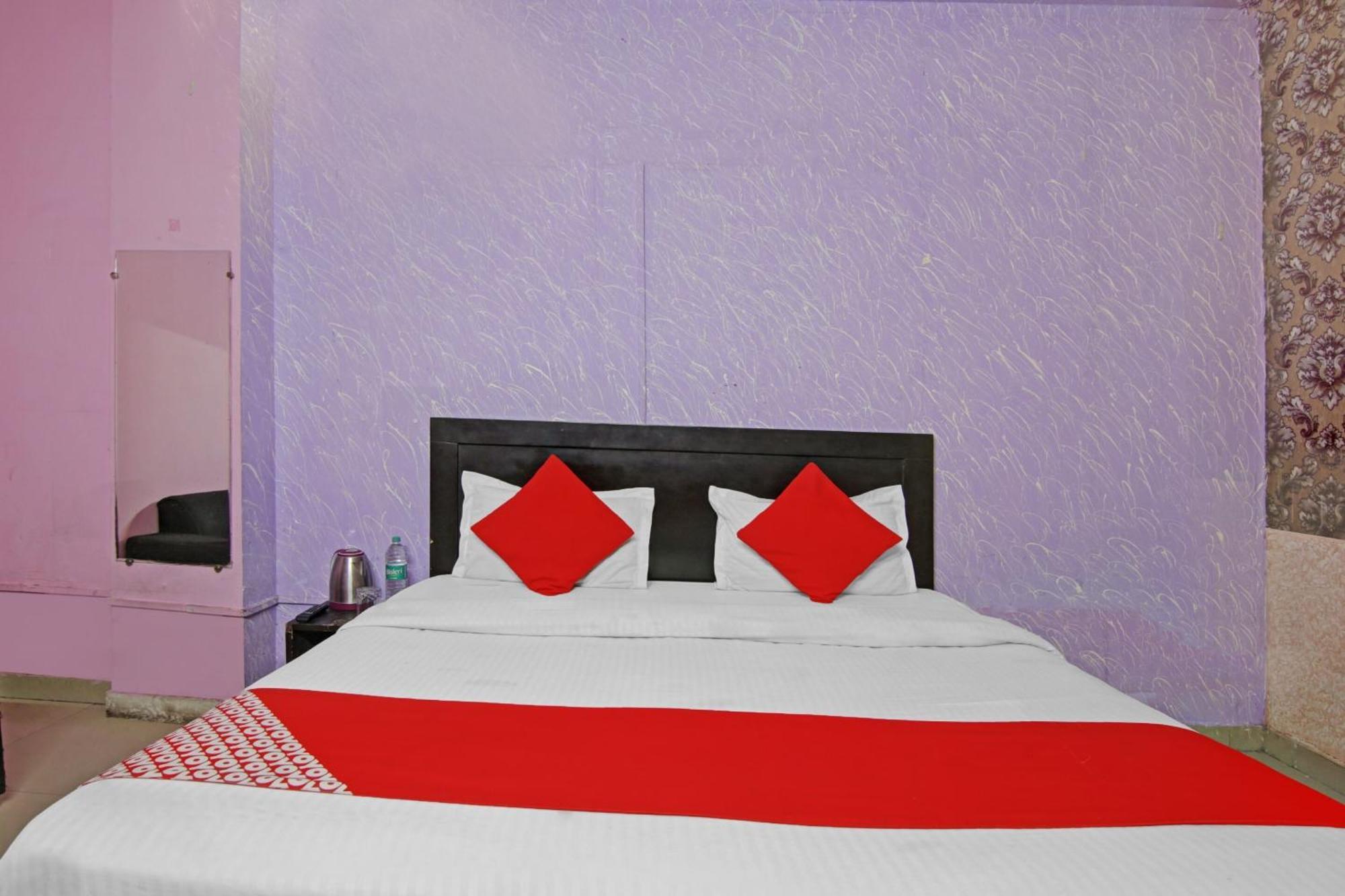 Hotel O Glorious Stayz Noida Exterior foto